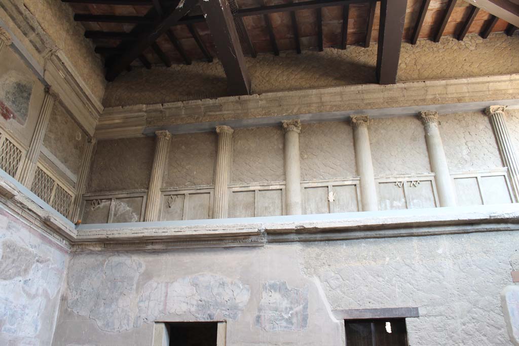 V.1 Herculaneum. March 2014. Upper north-west corner and north wall.
Foto Annette Haug, ERC Grant 681269 DÉCOR.