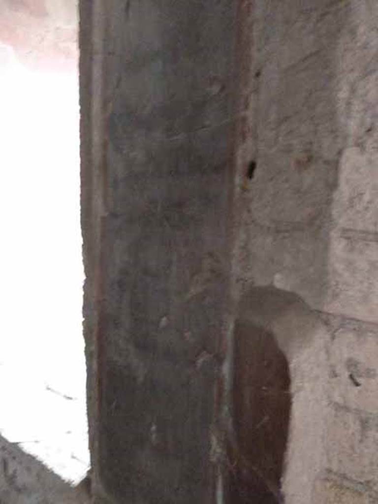 V.1 Herculaneum. May 2010. Room 7, south-west corner, near doorway and window.