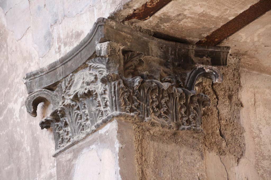 V.1 Herculaneum. April 2014. Capital from upper south wall of entrance corridor/west wall of atrium. 
Photo courtesy of Klaus Heese.
